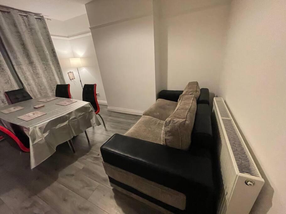 Large Beautiful 3 Bed House In City Of Birmingam Exterior foto